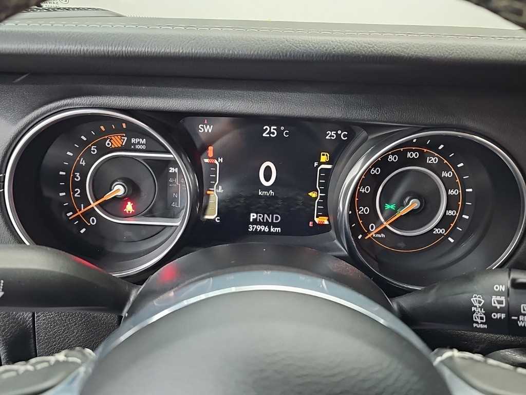 Jeep Wrangler — photo 06