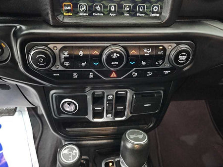 Jeep Wrangler — photo 10