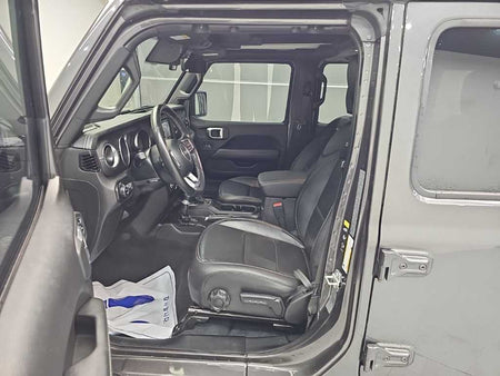 Jeep Wrangler — photo 11