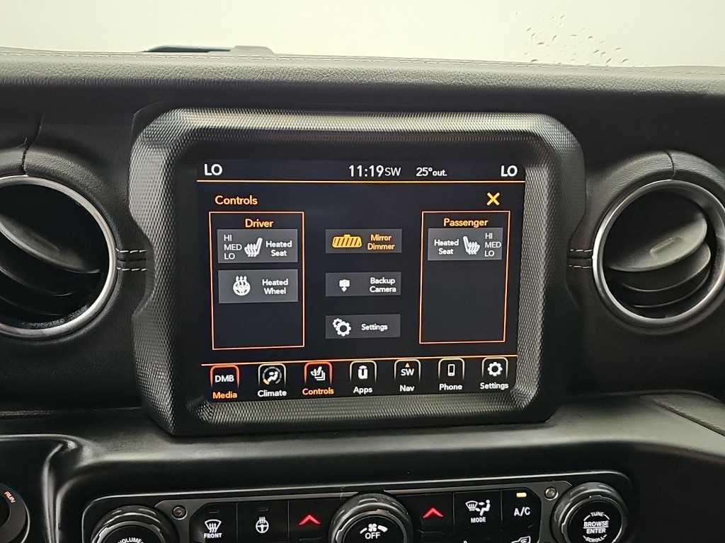 Jeep Wrangler — photo 14