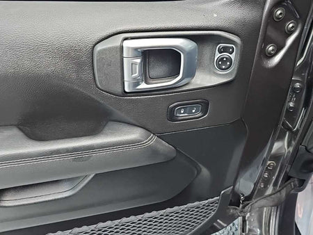 Jeep Wrangler — photo 16
