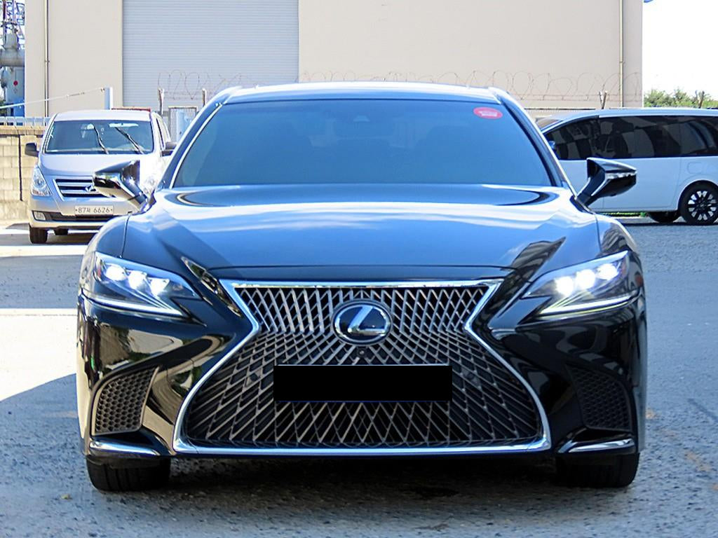 Lexus LS — photo 01