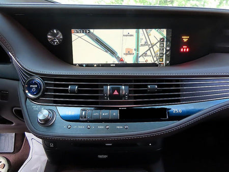 Lexus LS — photo 12