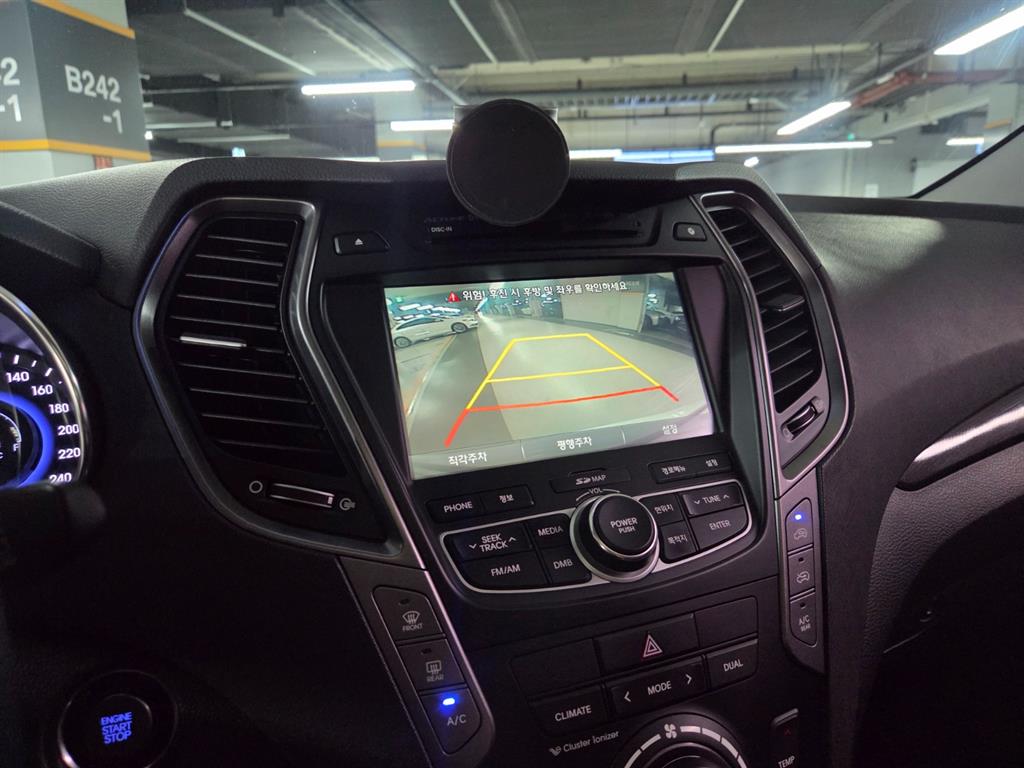 Hyundai Santafe — photo 12