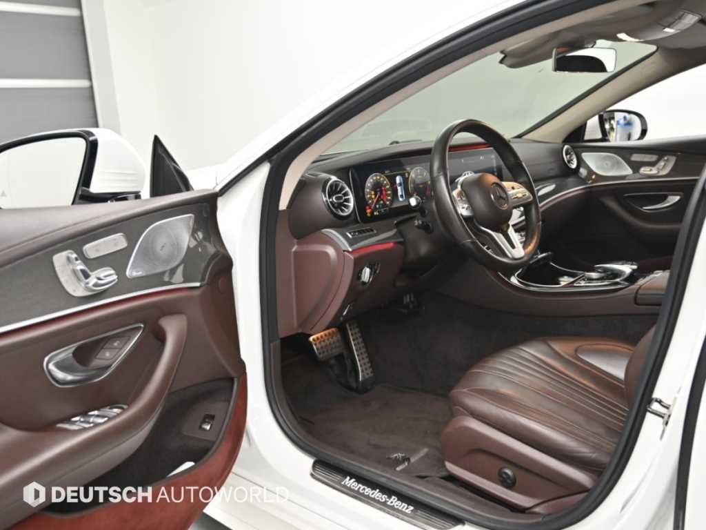 Mercedes-Benz CLS-Class — photo 11