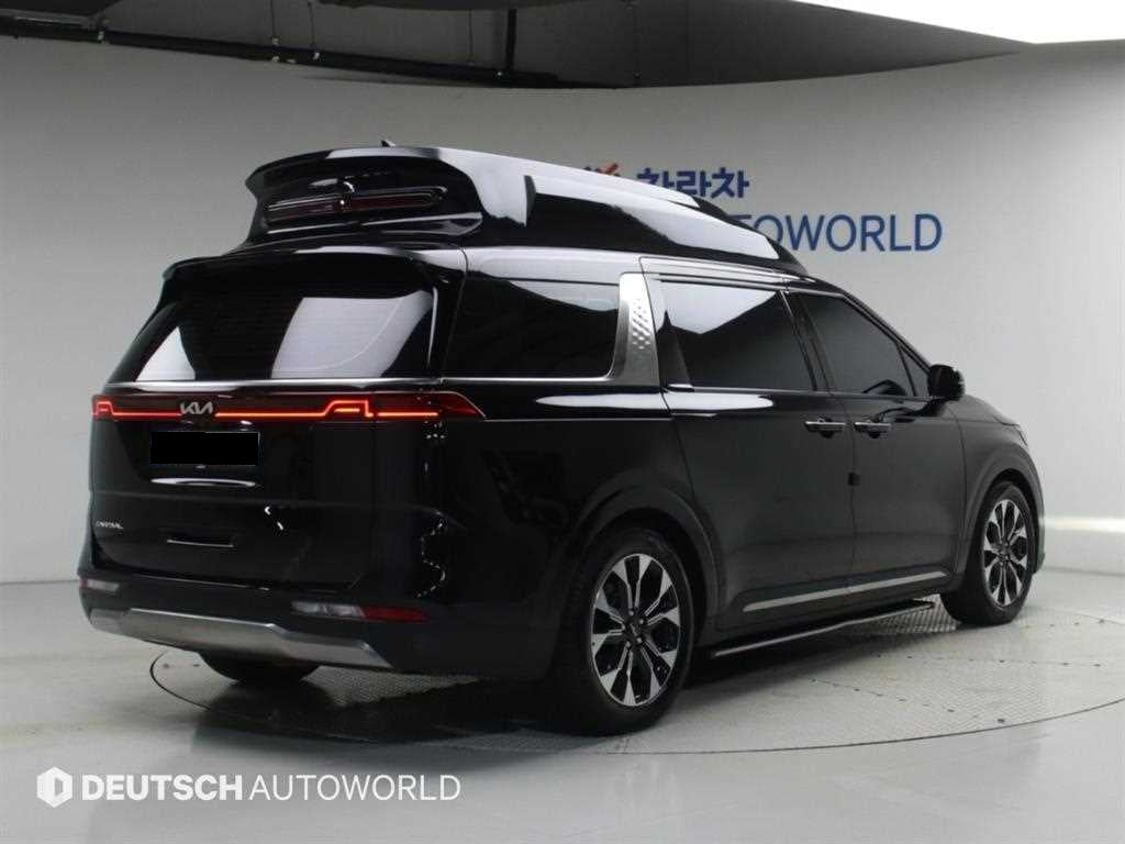 Kia Carnival — photo 03