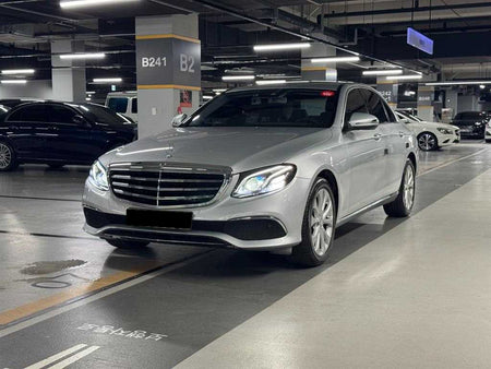 Mercedes-Benz E-Class — photo 01