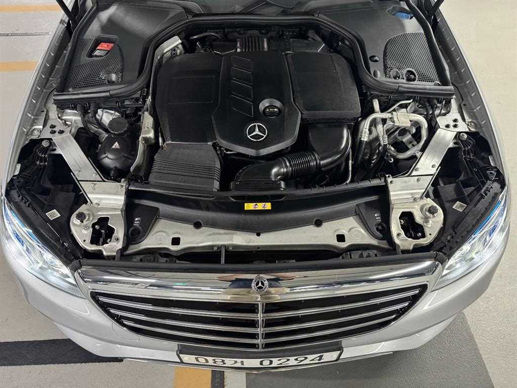 Mercedes-Benz E-Class — photo 05