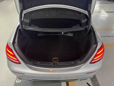 Mercedes-Benz E-Class — photo 06