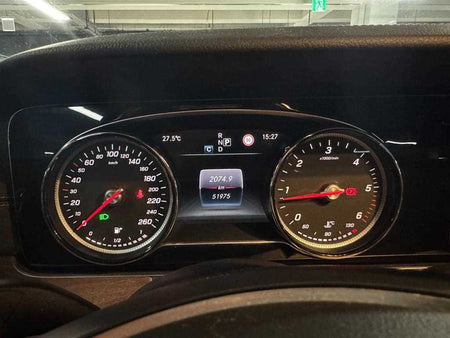 Mercedes-Benz E-Class — photo 11