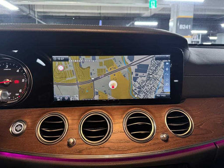 Mercedes-Benz E-Class — photo 12