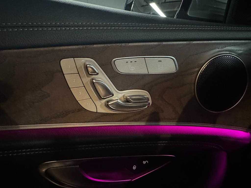 Mercedes-Benz E-Class — photo 15
