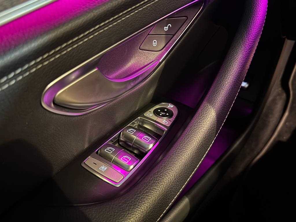 Mercedes-Benz E-Class — photo 16