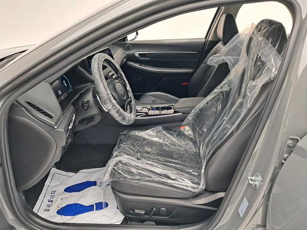 Hyundai Sonata — photo 11
