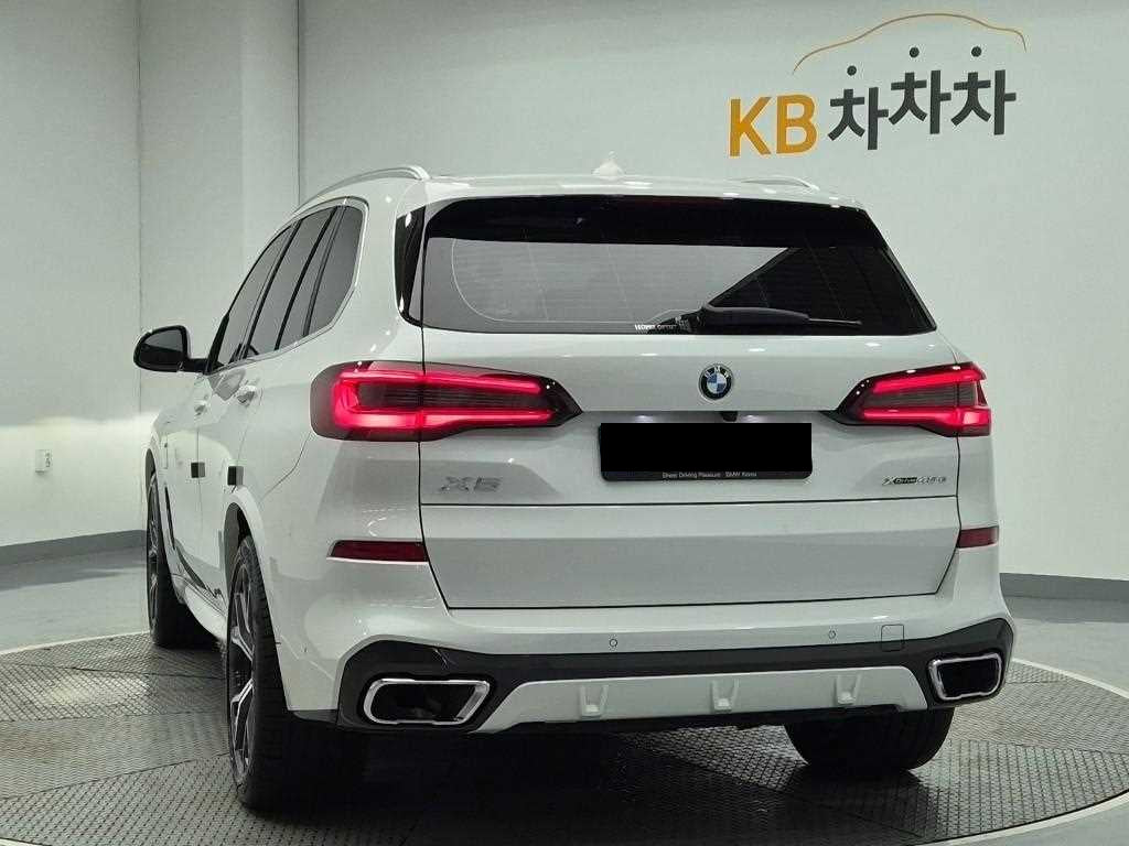 BMW X5 — photo 02