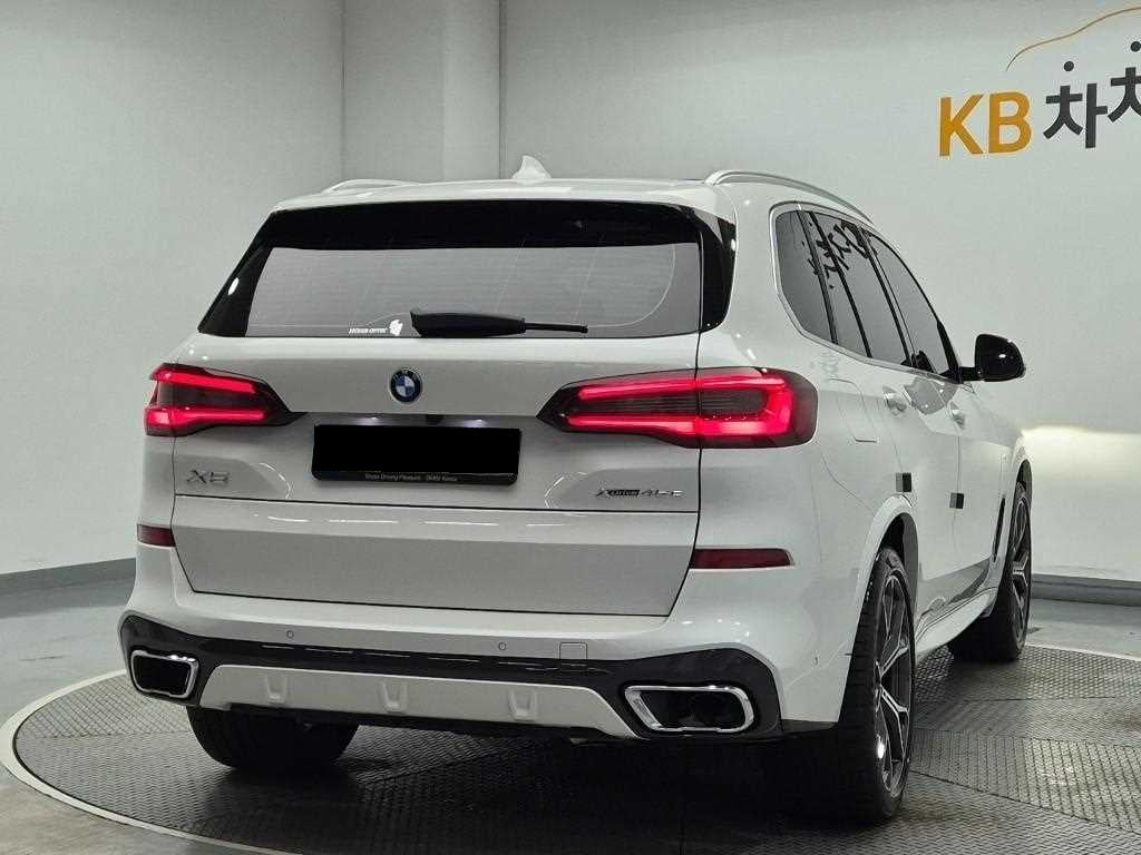 BMW X5 — photo 03