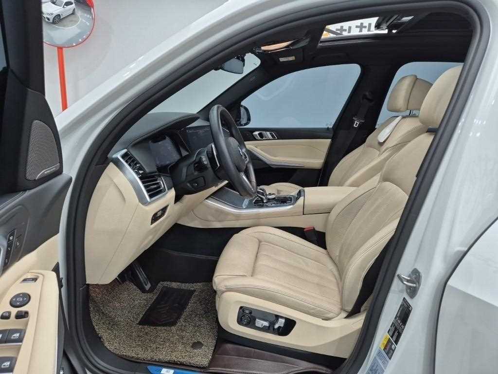 BMW X5 — photo 11