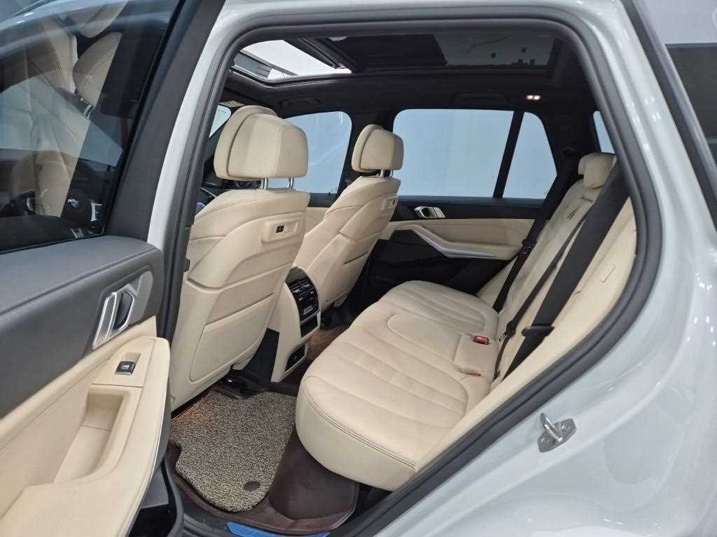 BMW X5 — photo 12