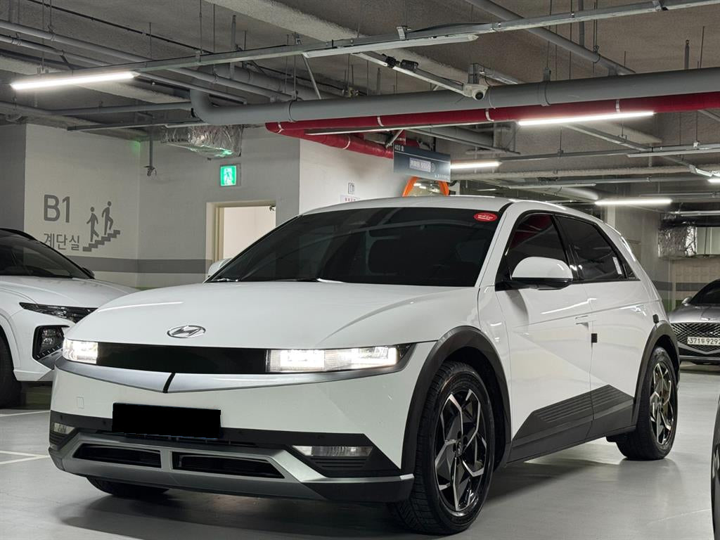 Hyundai Ioniq5 — photo 01