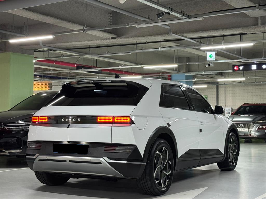Hyundai Ioniq5 — photo 03