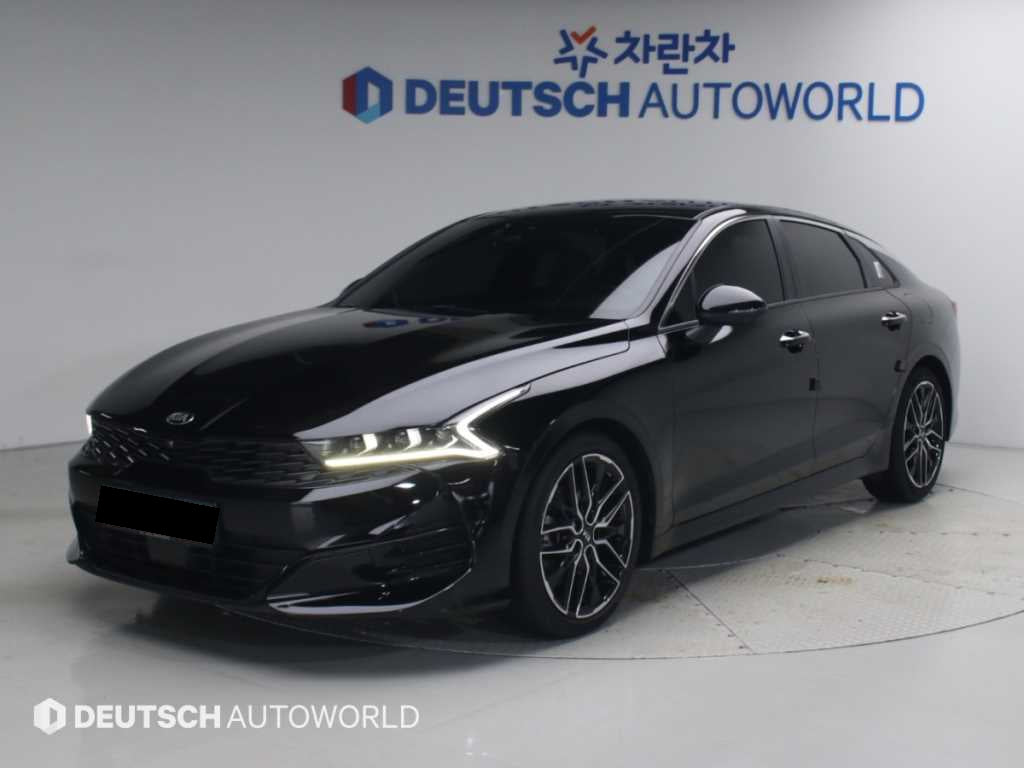 Kia K5 — photo 01