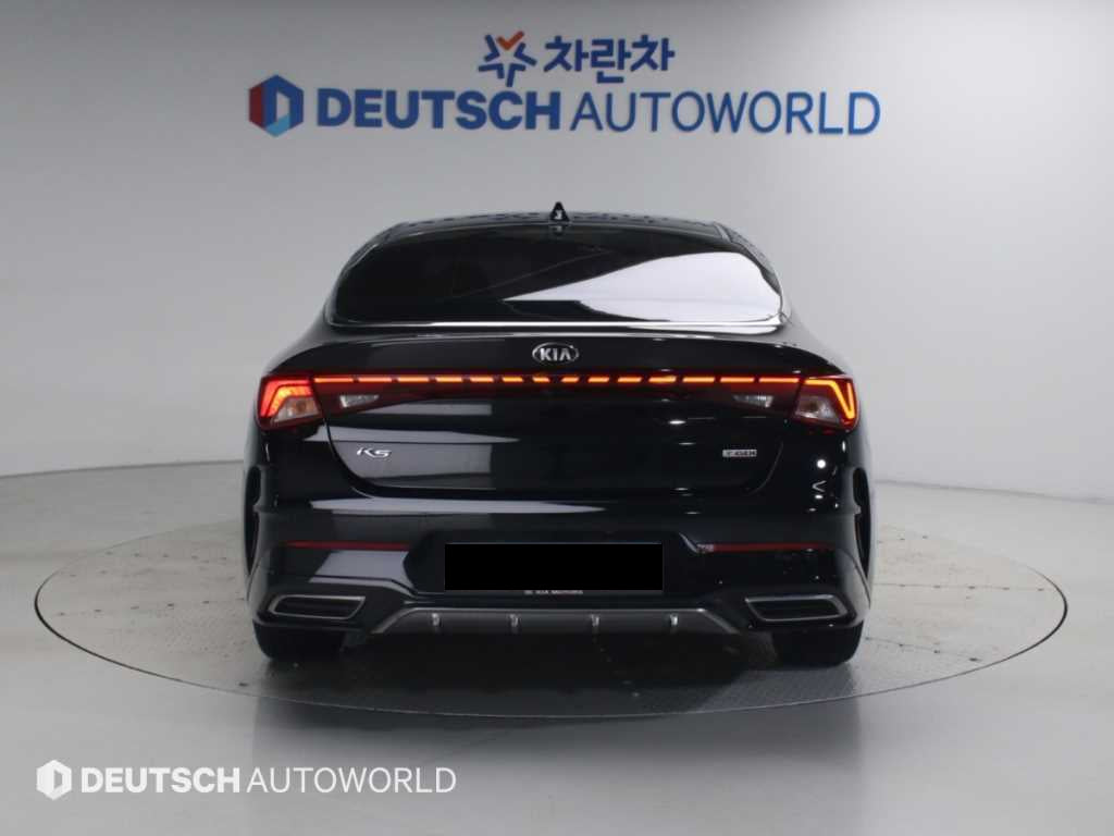 Kia K5 — photo 04