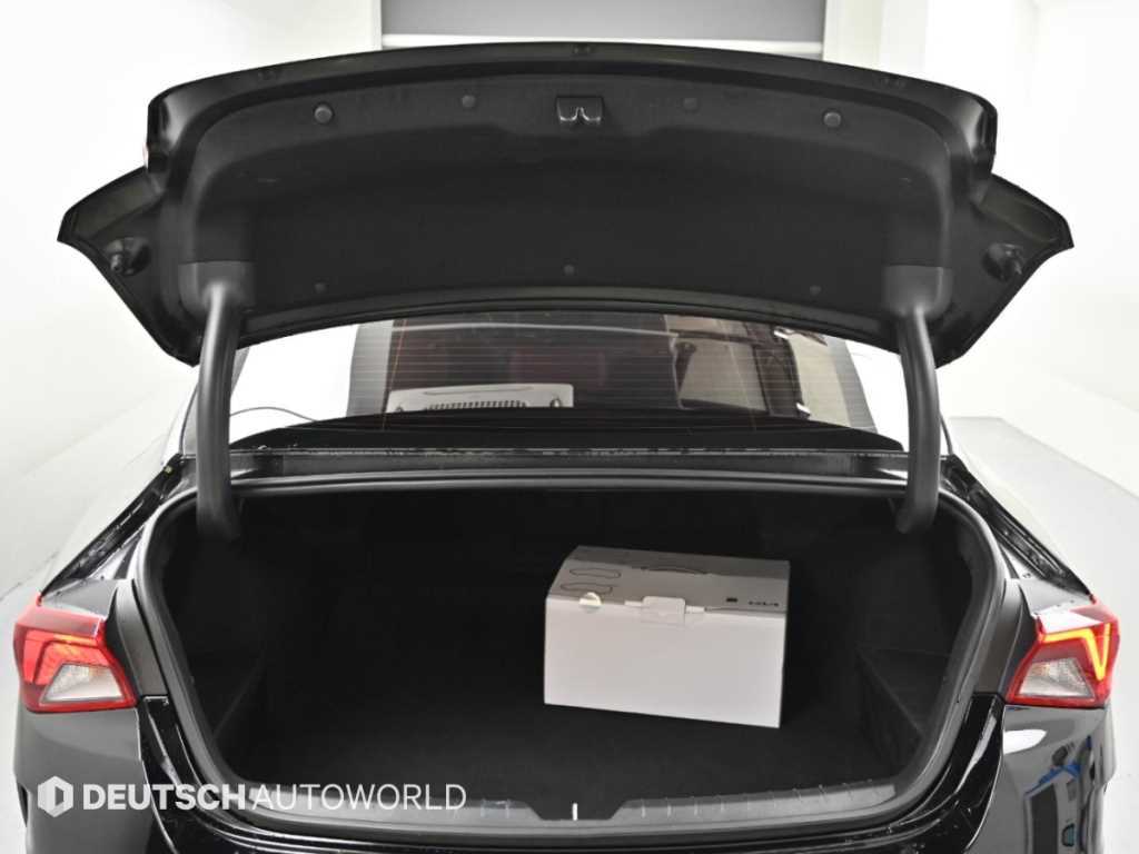 Kia K5 — photo 05