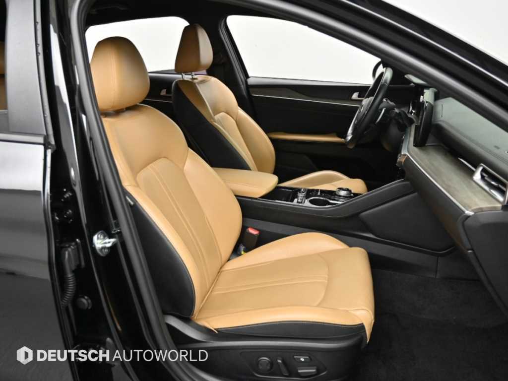 Kia K5 — photo 11