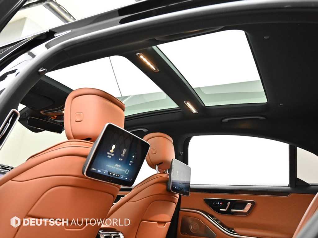 Mercedes-Benz S-Class — photo 18
