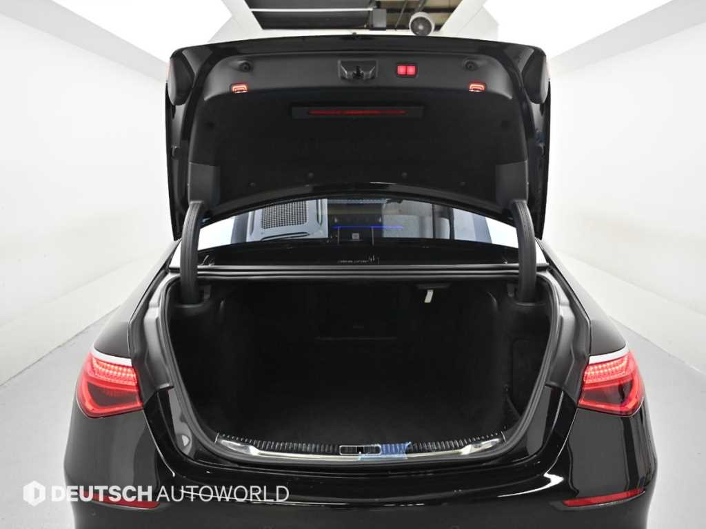 Mercedes-Benz S-Class — photo 19