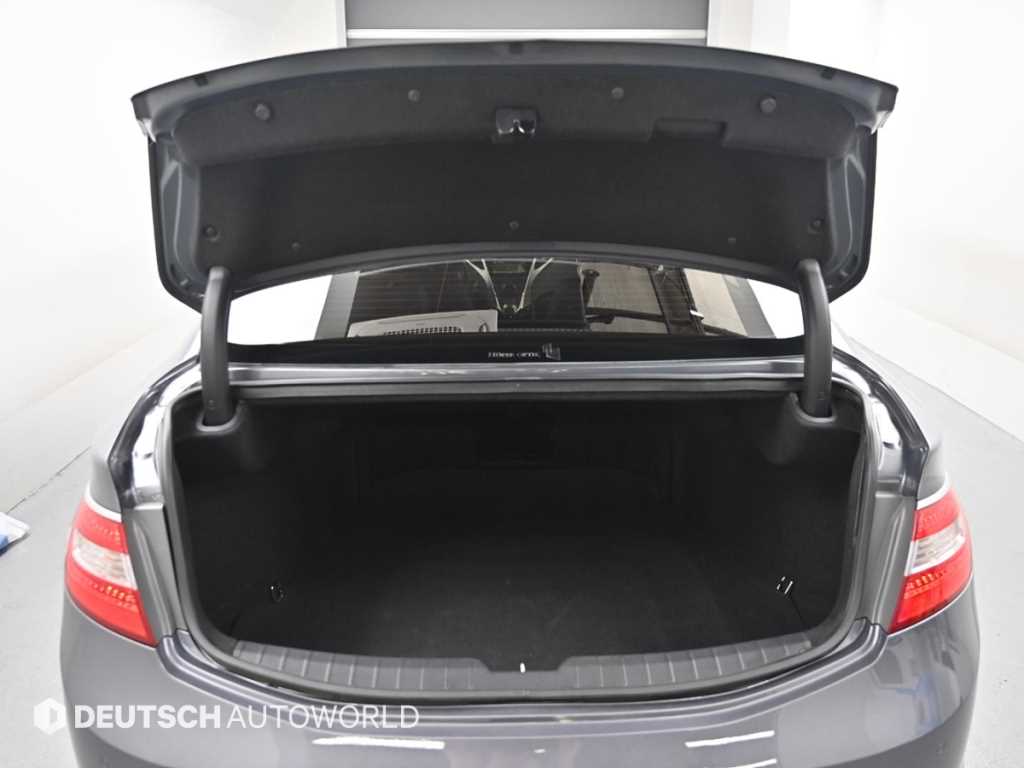 Hyundai Grandeur — photo 19