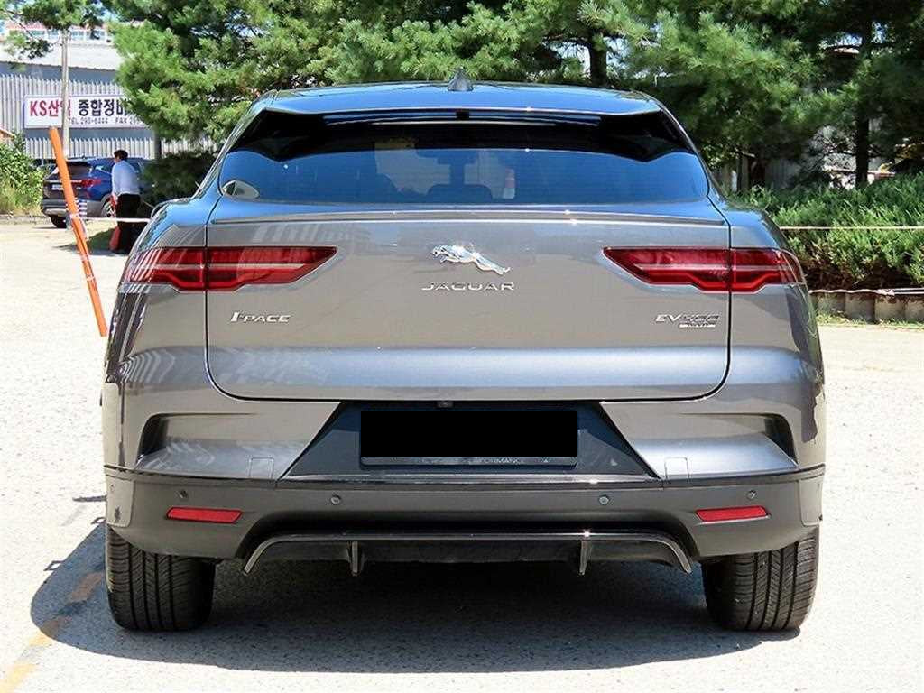Jaguar I-PACE — photo 04
