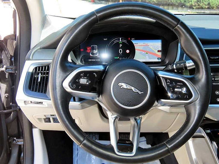 Jaguar I-PACE — photo 08