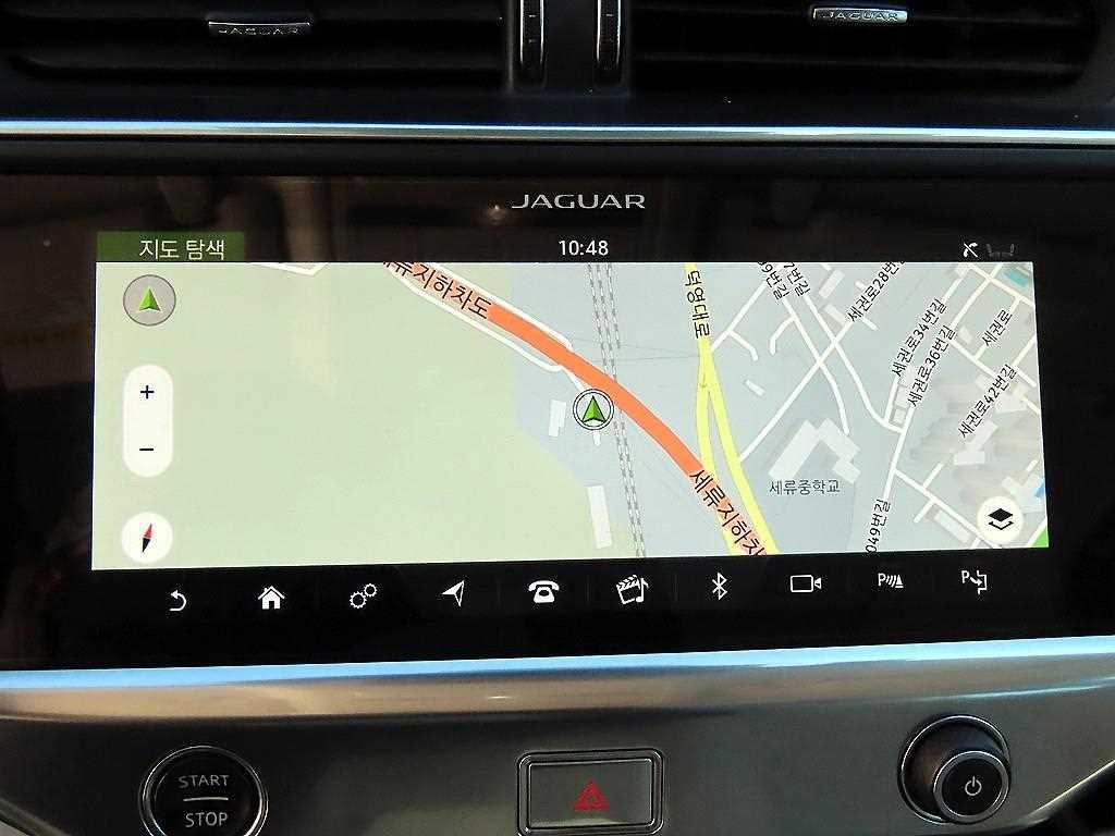 Jaguar I-PACE — photo 15