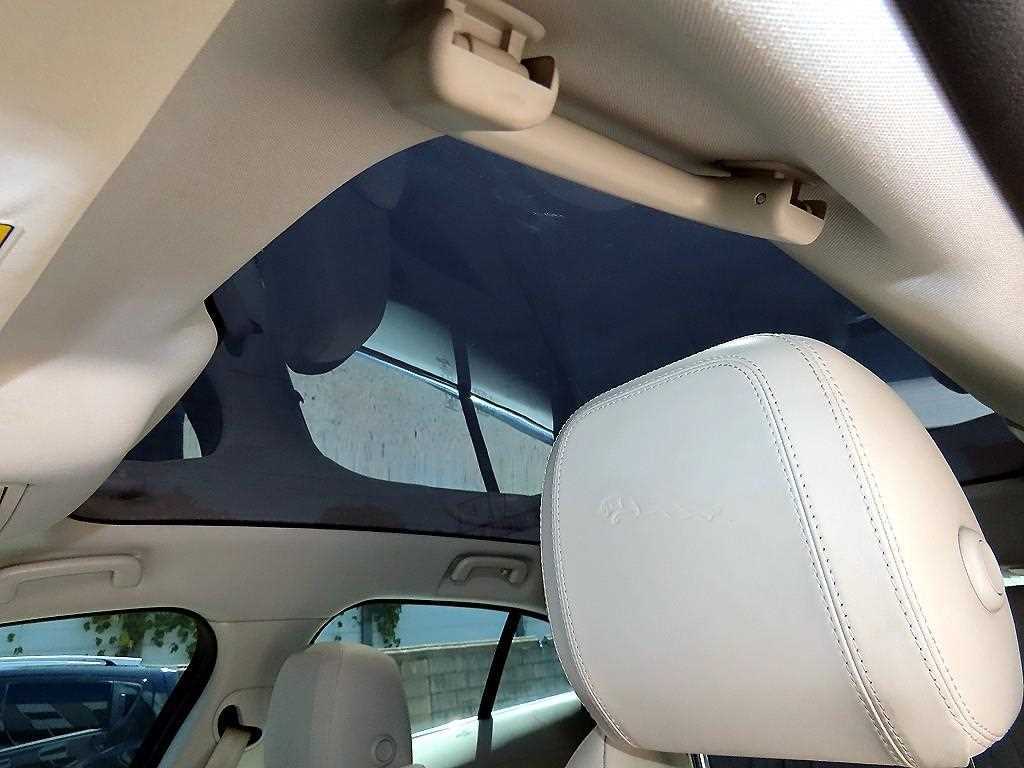 Jaguar I-PACE — photo 17