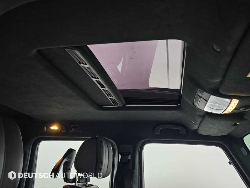 Mercedes-Benz G-Class — photo 18