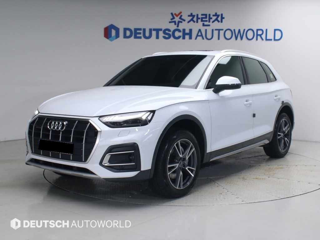 Audi Q5 — photo 01