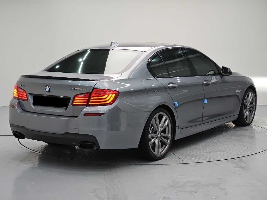 BMW 5-Series — photo 04