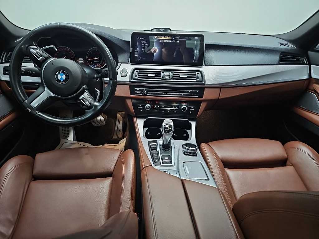 BMW 5-Series — photo 07