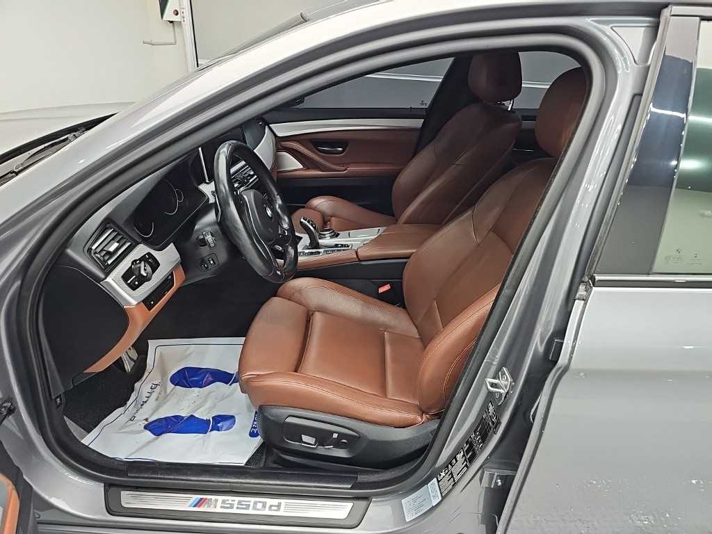 BMW 5-Series — photo 11