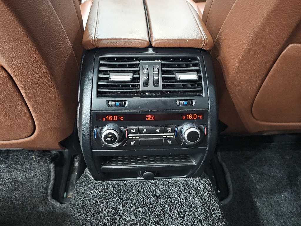 BMW 5-Series — photo 13