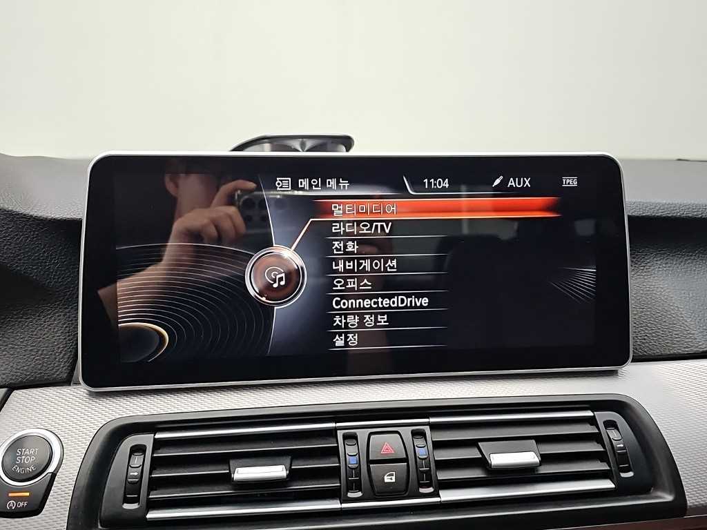 BMW 5-Series — photo 15