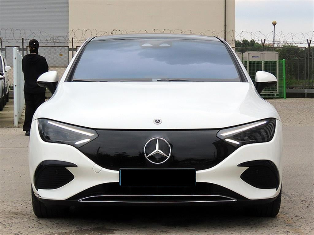 Mercedes-Benz EQE — photo 01