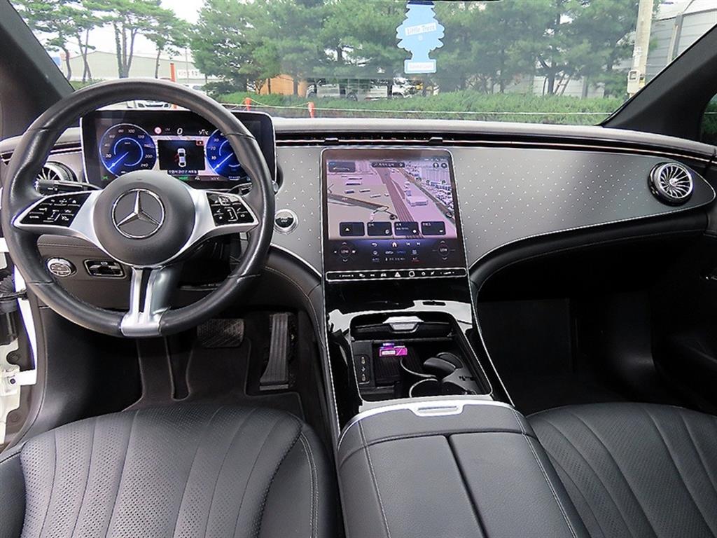 Mercedes-Benz EQE — photo 07