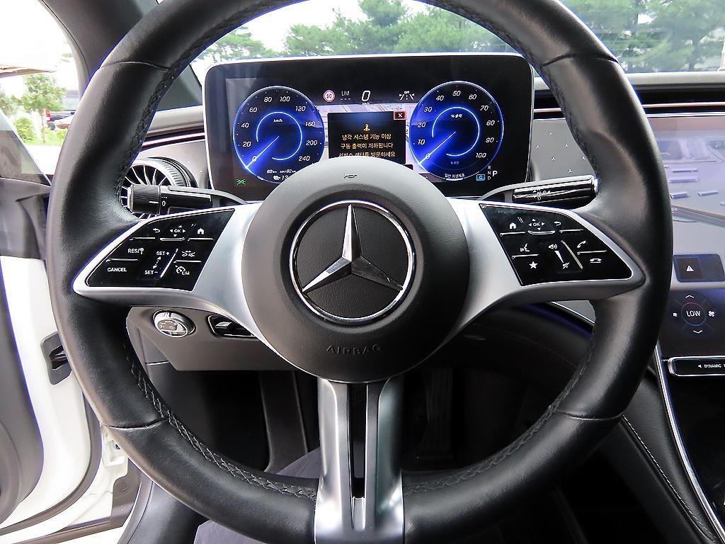 Mercedes-Benz EQE — photo 08