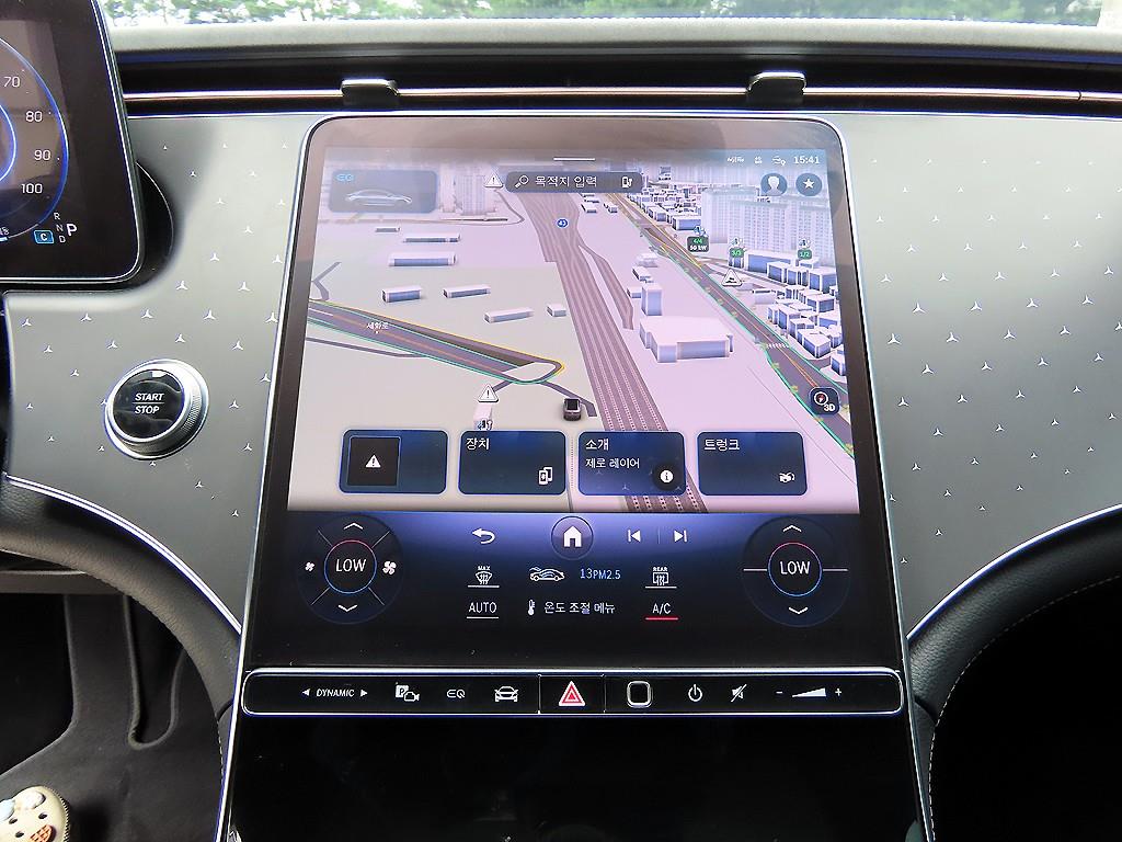 Mercedes-Benz EQE — photo 12