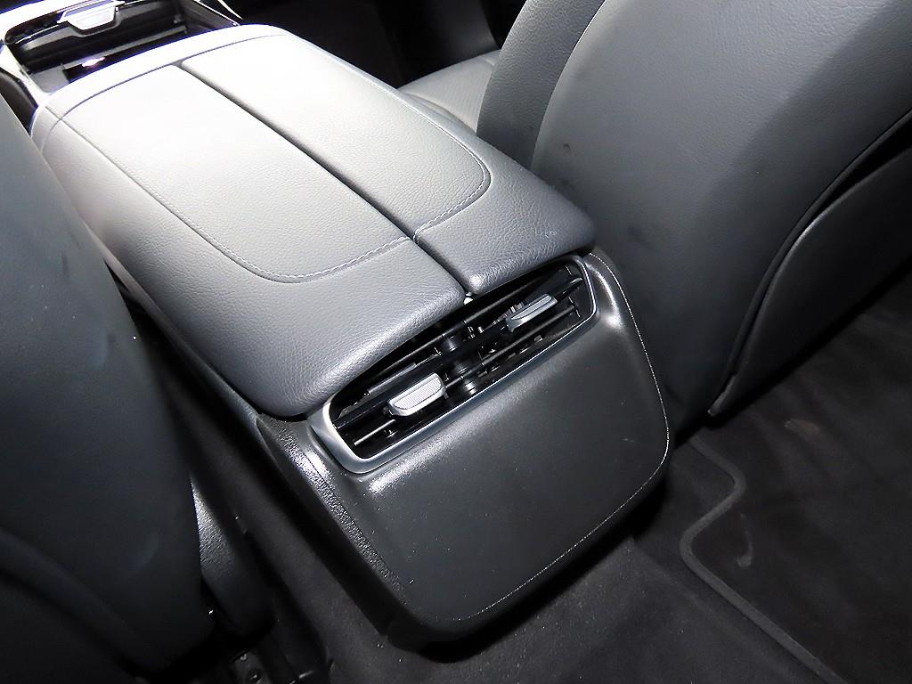 Mercedes-Benz EQE — photo 15