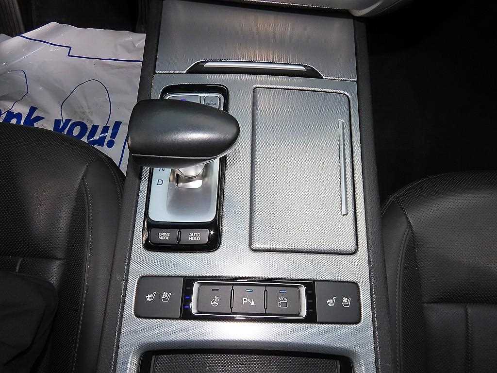 Genesis G80 — photo 11