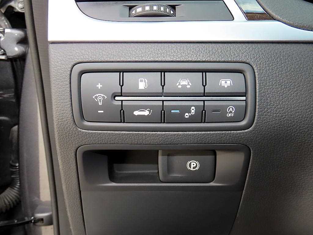 Genesis G80 — photo 12