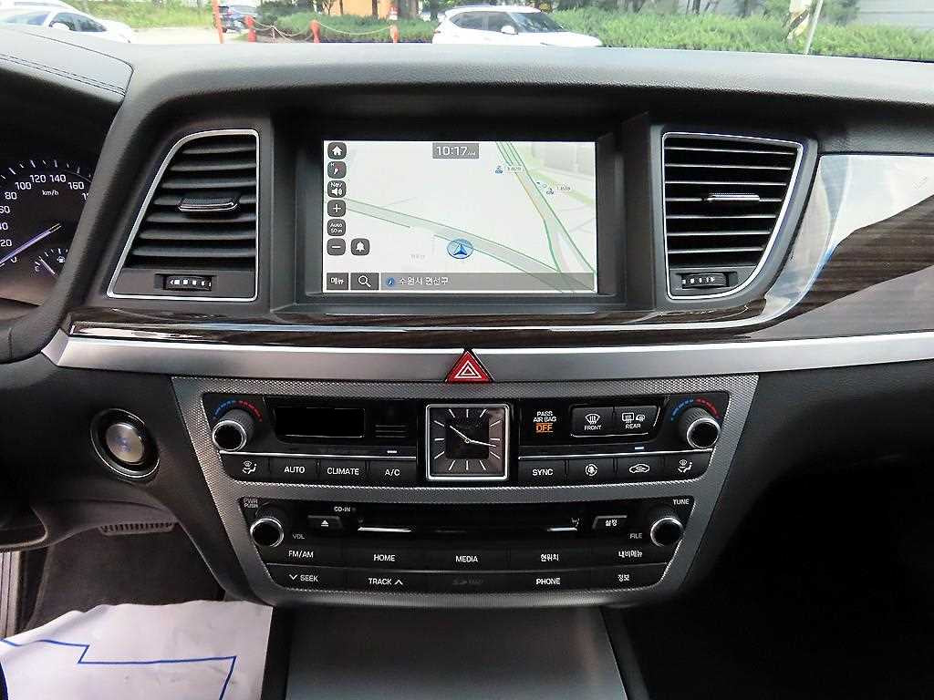 Genesis G80 — photo 13